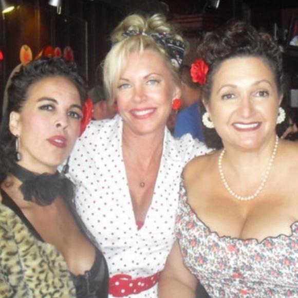 Meet your Posher, Kitty - Picture 15 of 17